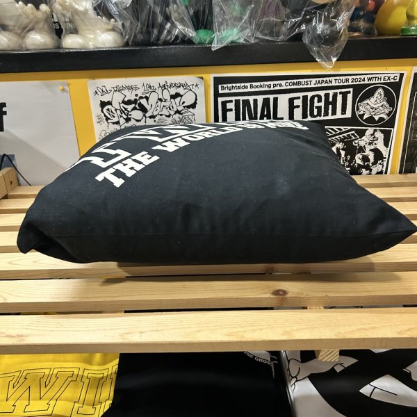 画像4: [USED] "TWIM-LOGO" CUSHION (BLACK) (4)